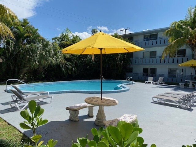 Photo - Esquire Apartments