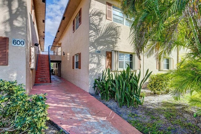 650 SW 2nd Ave Unidad 248E