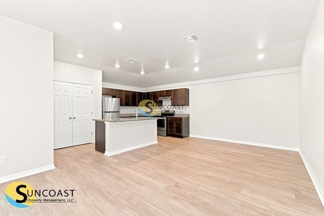 Photo - 391 Greenbriar Blvd