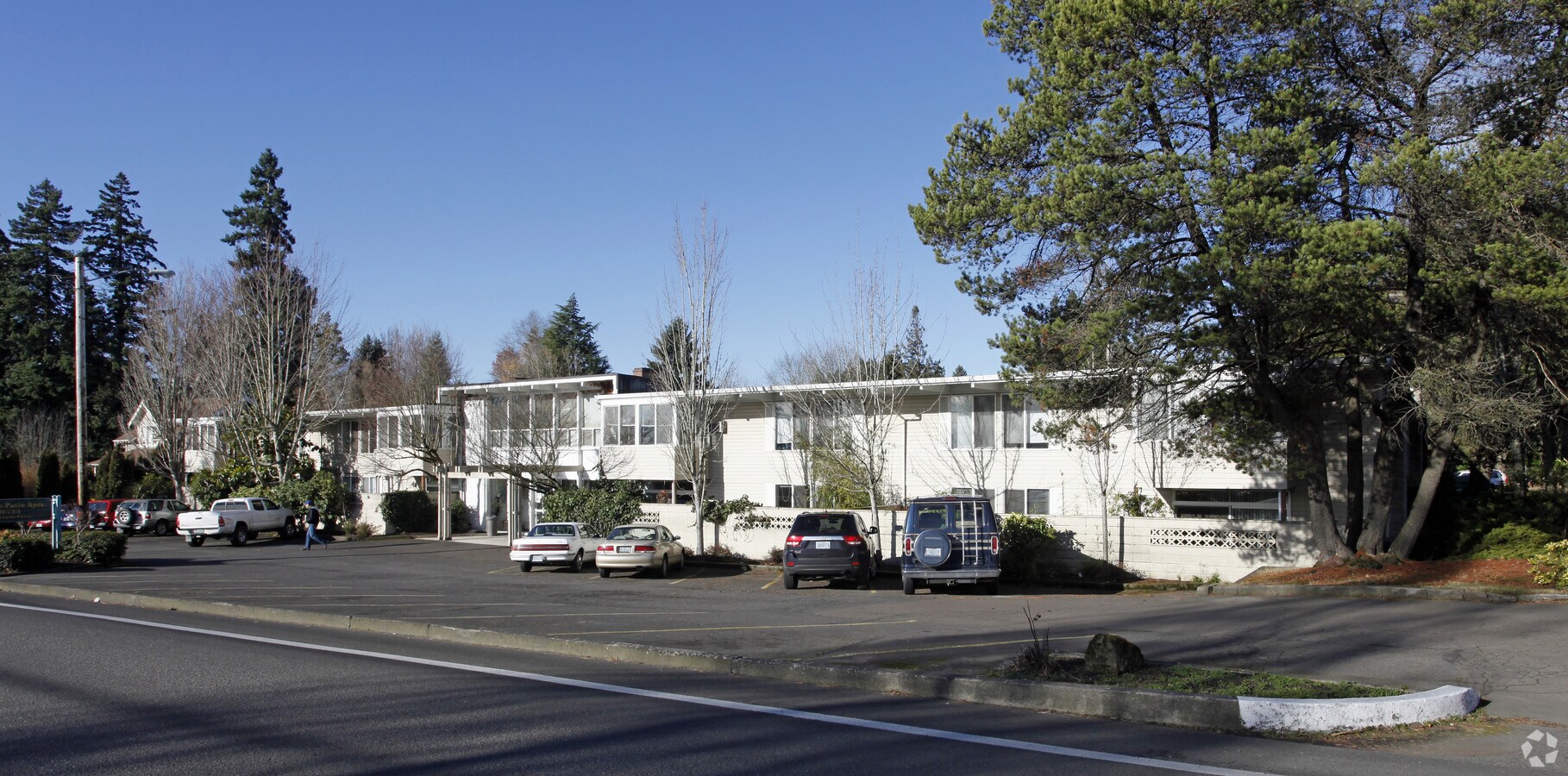 Photo - Raleigh Hills Patio Apts