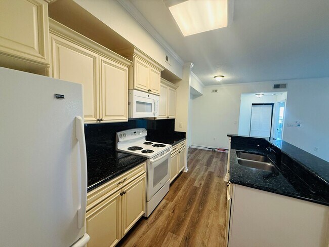 Photo - 2 Bedroom Condo For Rent in Carrollwood! Unit 101