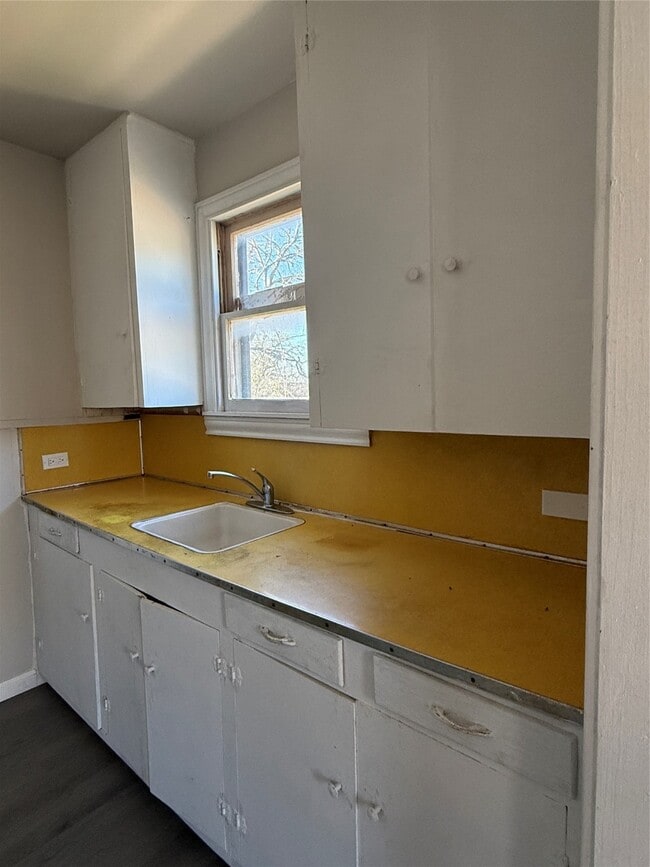 Photo - 2711 Avenue G Unit Rear