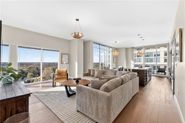 Building Photo - 1820 Peachtree St NW Unit 1408