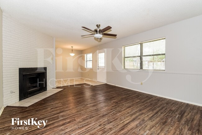 Photo - 14912 Oakwood Ln