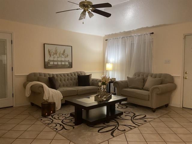 Photo - 1408 California Pkwy N