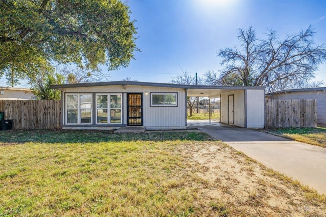 Building Photo - 2501 A Ave