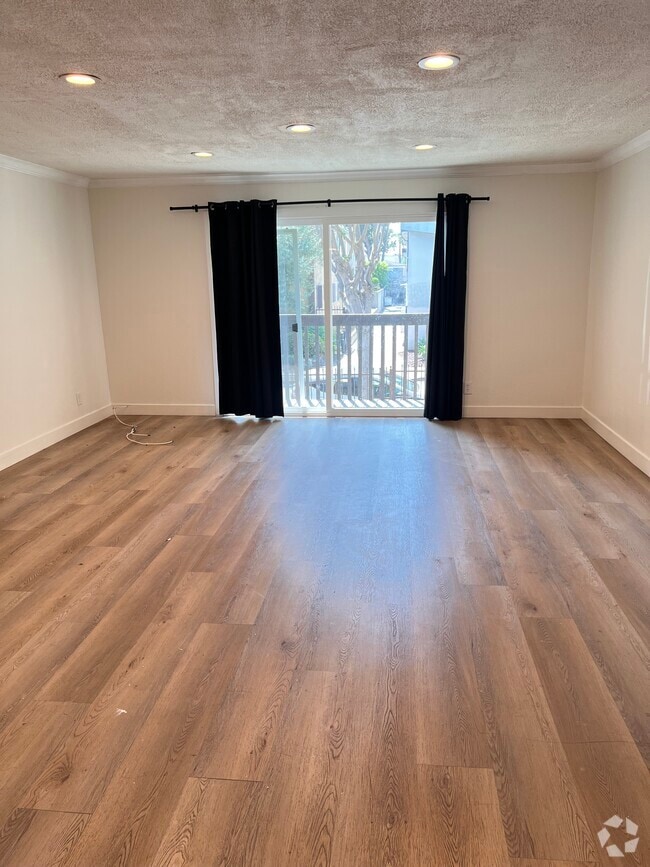 Building Photo - 730 N Eucalyptus Ave Unit 2 Rental