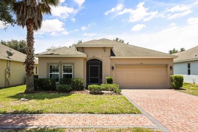 Photo - 215 Lakeshore Dr