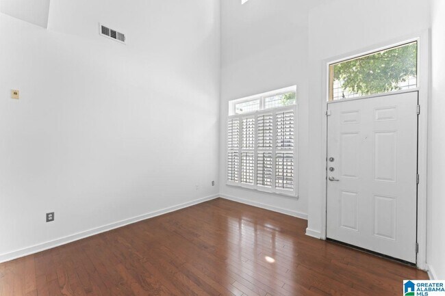 Photo - 2020 5th Ave S Unidad 136