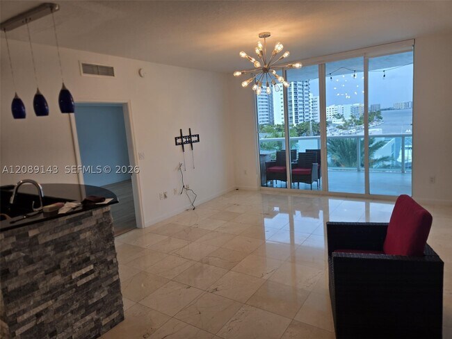 Building Photo - 7900 Harbor Island Dr Unit 601