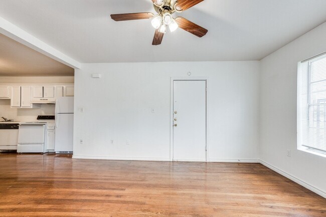 Photo - 519 W Main St Unit 3