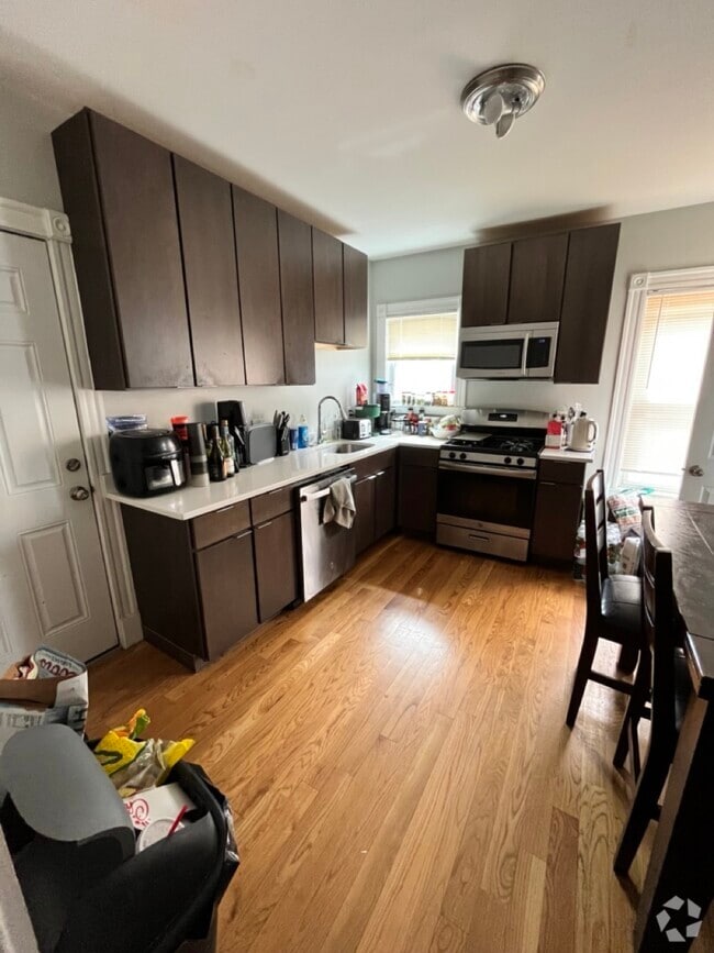 Building Photo - 34 Russell St Unit 3 Rental