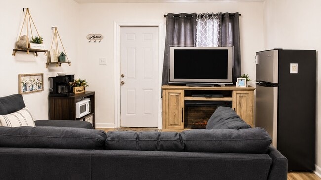 8119 Hawks Rd Unit 1