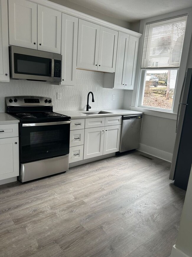 Building Photo - 9-11-11 Dartmouth St Unit 9A – 1st floor Left Rental