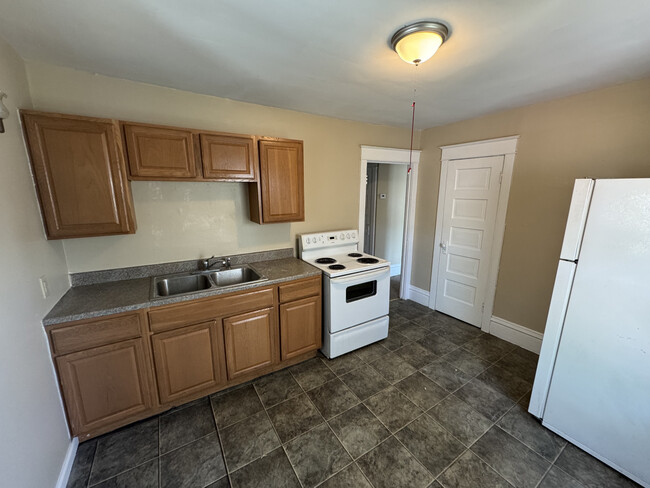 Photo - 1938 W 4th St Apartments Unit 1938 2nd Floor