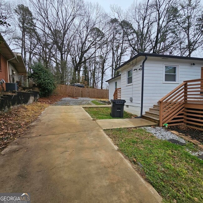 Photo - 2680 Acadia St