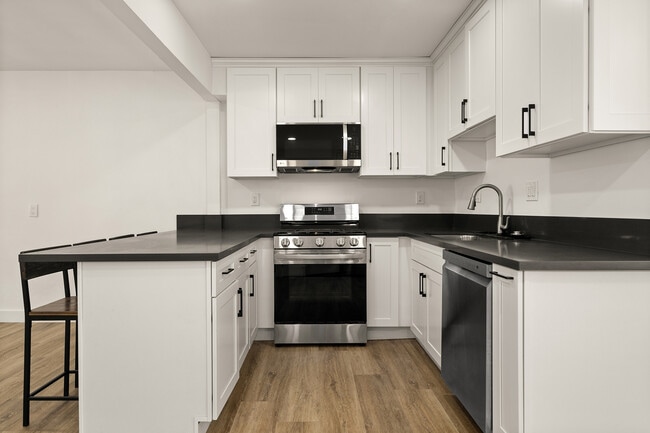 Photo - 715 Sunset Ave