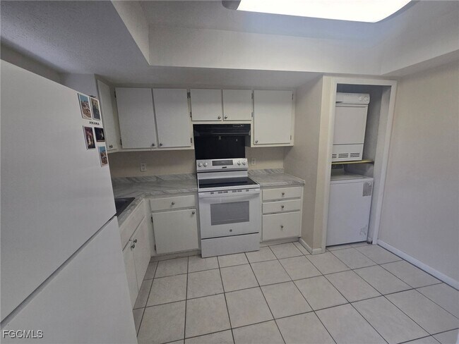Photo - 3815 SE 15th Pl Unit 3