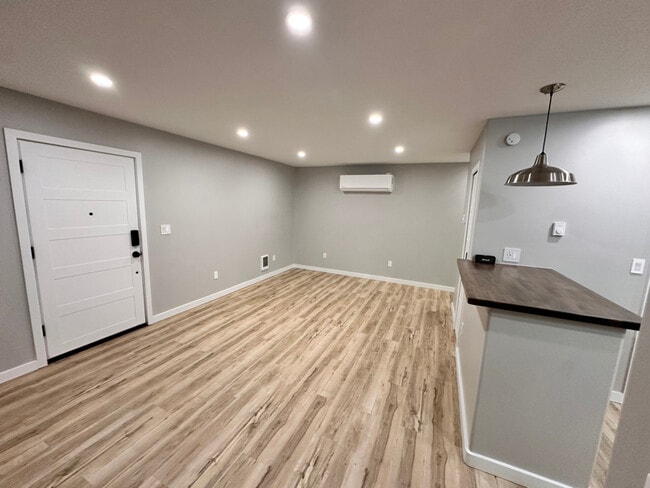 Photo - 326 E Livingston St Unidad unfurnished