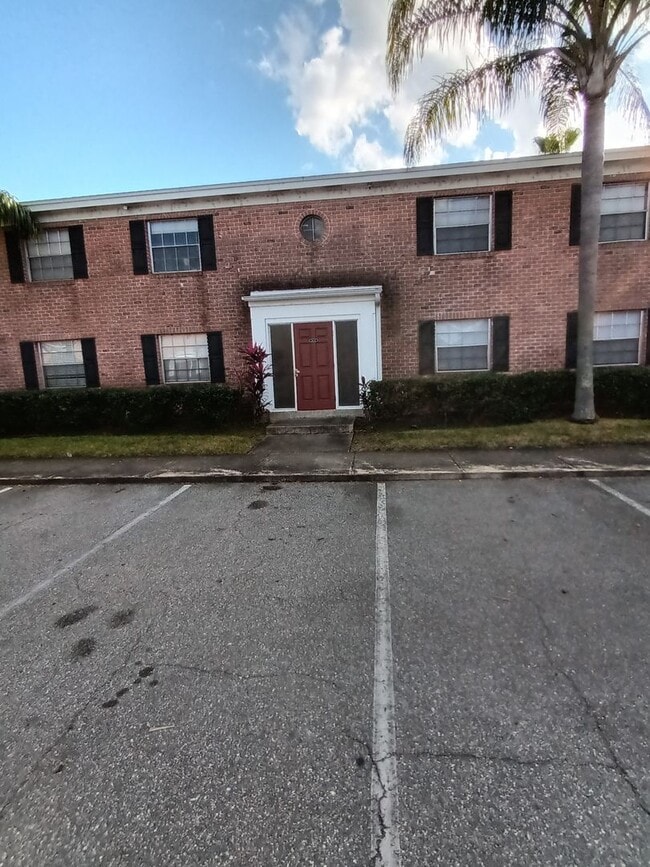 Building Photo - 1424 Holden Ave Unit B