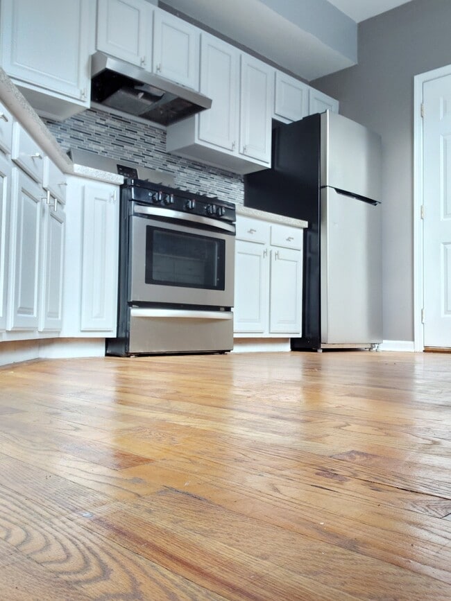 Building Photo - 4551 S Michigan Ave Unit B