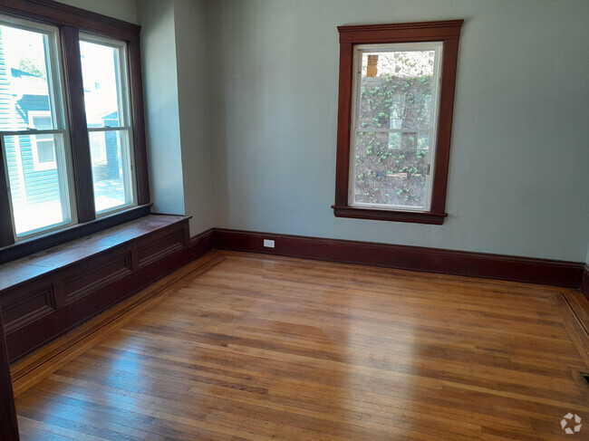 Building Photo - 1377 W 61st St Rental
