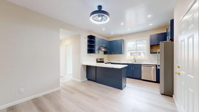 Photo - 976 Masson Ave