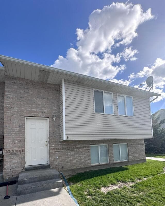 Building Photo - 1675 W 100 N Rental