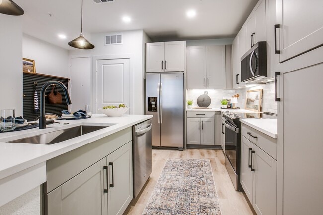 Photo - Aura Northline