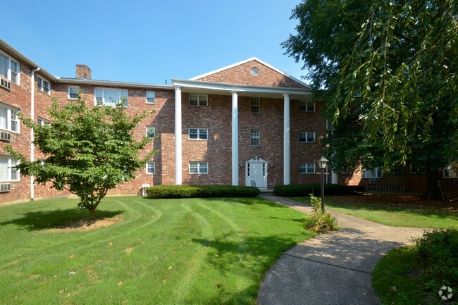 Colonial Arms Apartments
