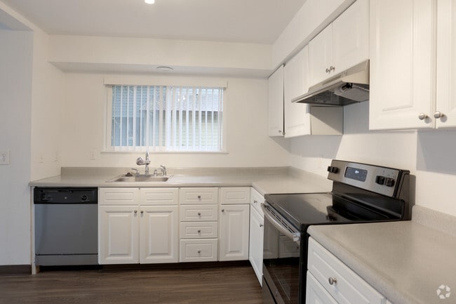 Photo - Menlo Parc Apartments