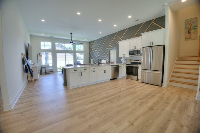 Photo - 4385 Kinlaw St