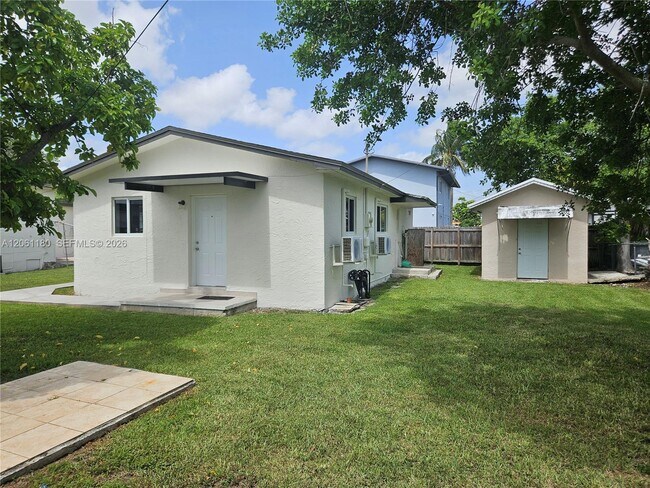 Photo - 9415 SW 38th St Unit B