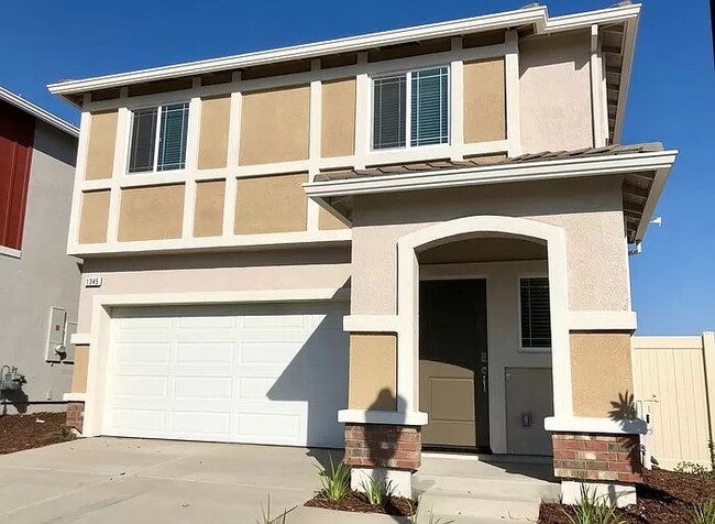 Beautiful 4 bedroom 2.5 bath home in Natomas! - Beautiful 4 bedroom 2.5 bath home in Natomas!