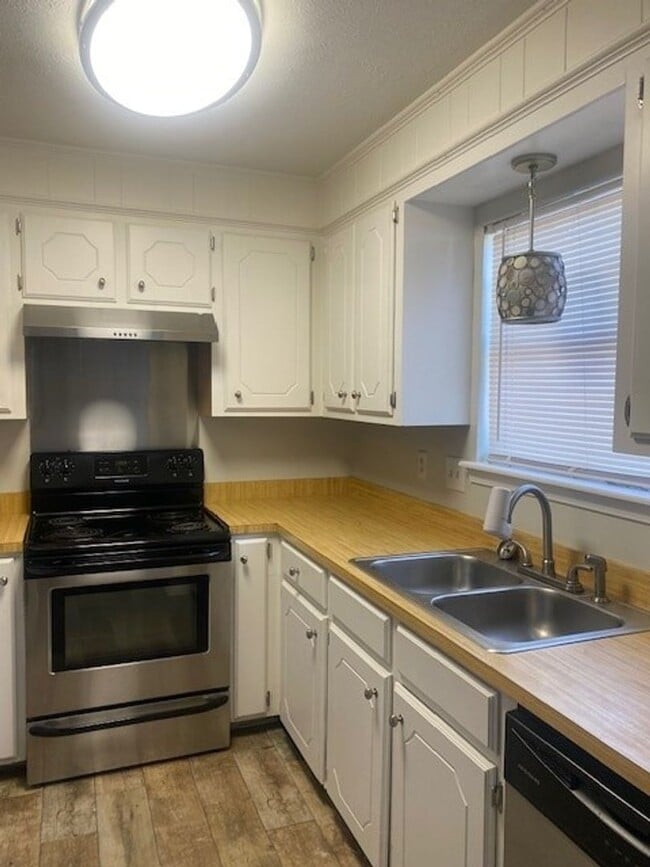 Photo - 3621-3621 N State St Unidad B