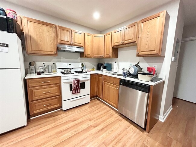 Building Photo - 92 Hammond St Unit 5 Rental