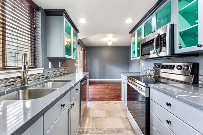 Photo - 4bed 4bath with fenced yard in Denver!