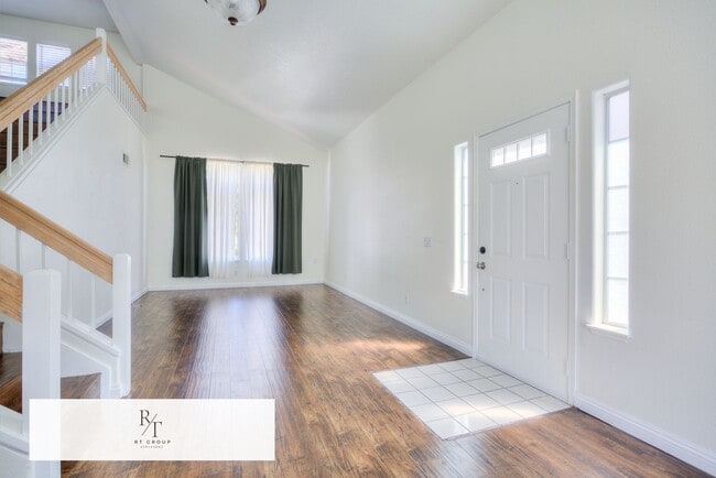 Photo - Beautiful 3 Bed / 2.5 Bath Home in the Corona-Norco Unified School District