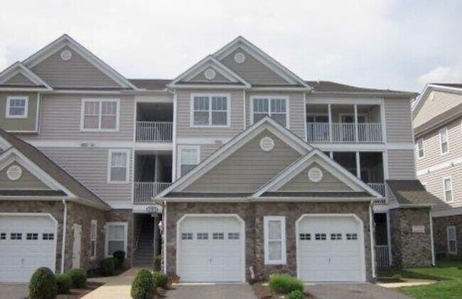 Hearthstone Manor- Pet friendly condo wit... - Hearthstone Manor-  Pet friendly condo wit... Unit K