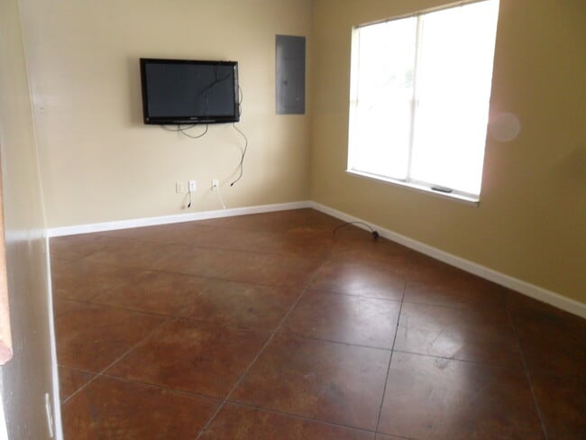 Photo - 107 Burley Ave