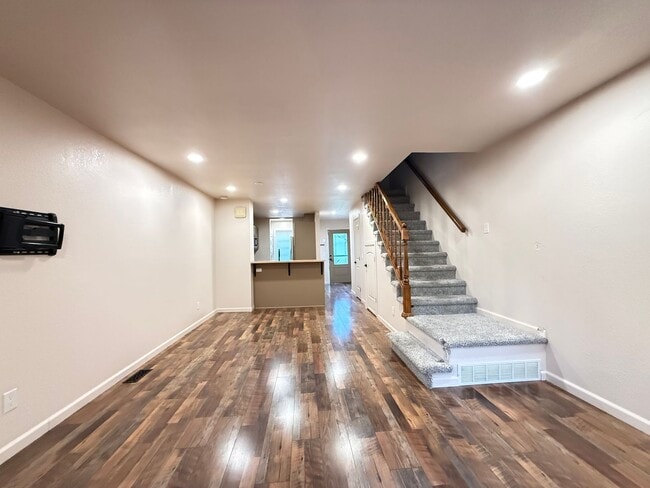 Photo - 3408 Queen Anne Way