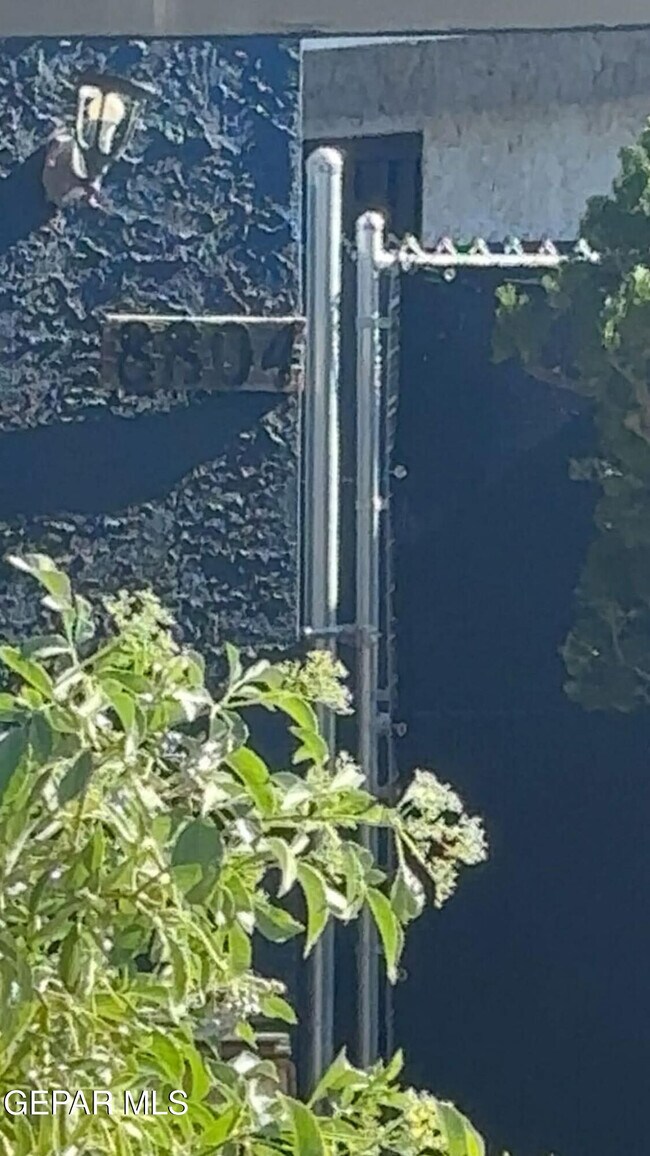 Photo - 8804 Kenneth St