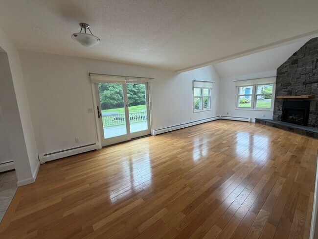 Photo - Beautiful 3bd/3ba Condo For Rent