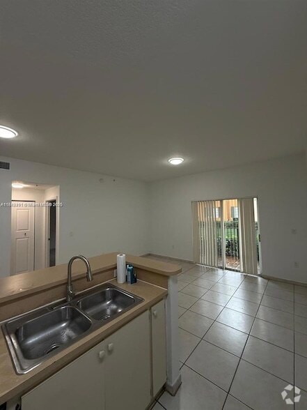 Building Photo - 7280 NW 114th Ave Unit 2088 Rental