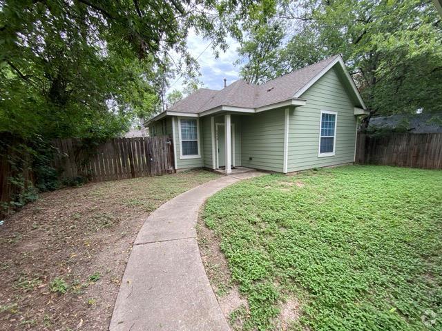 Building Photo - 504 W N Loop Blvd Rental
