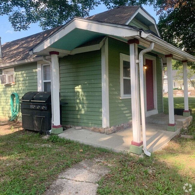 Building Photo - 402 Elm St Rental