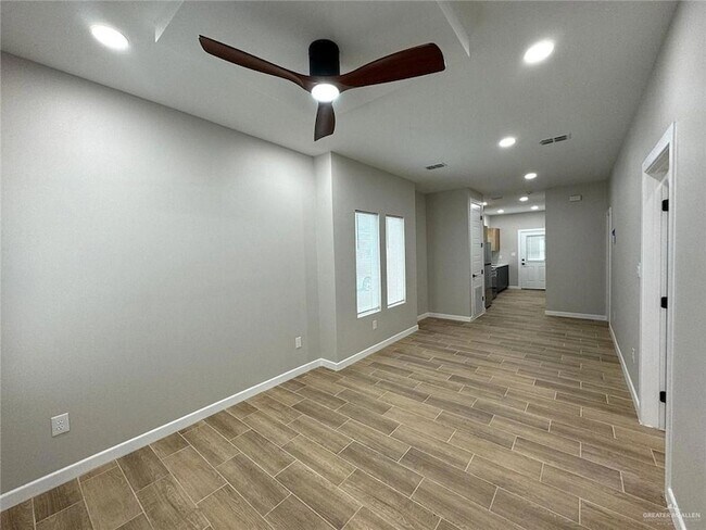 Photo - 103 N San Jose Dr Unit 3