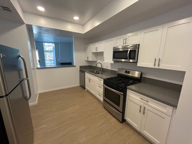Photo - 16070 Sunset Blvd