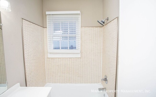 Photo - 2404 27th St