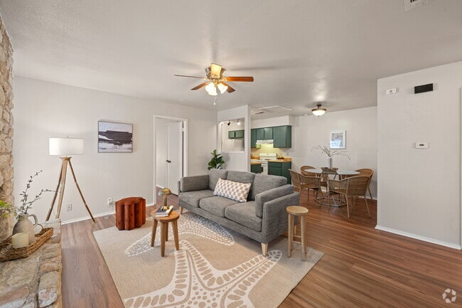 Building Photo - 703 Country Aire Dr Unit A Rental